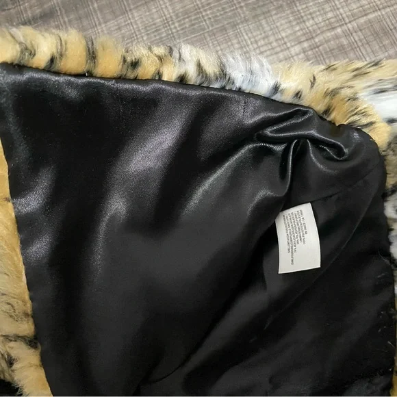 Old Navy Leopard Print Faux Fur Jacket Toddler Girls 5T - Picture 6 of 7